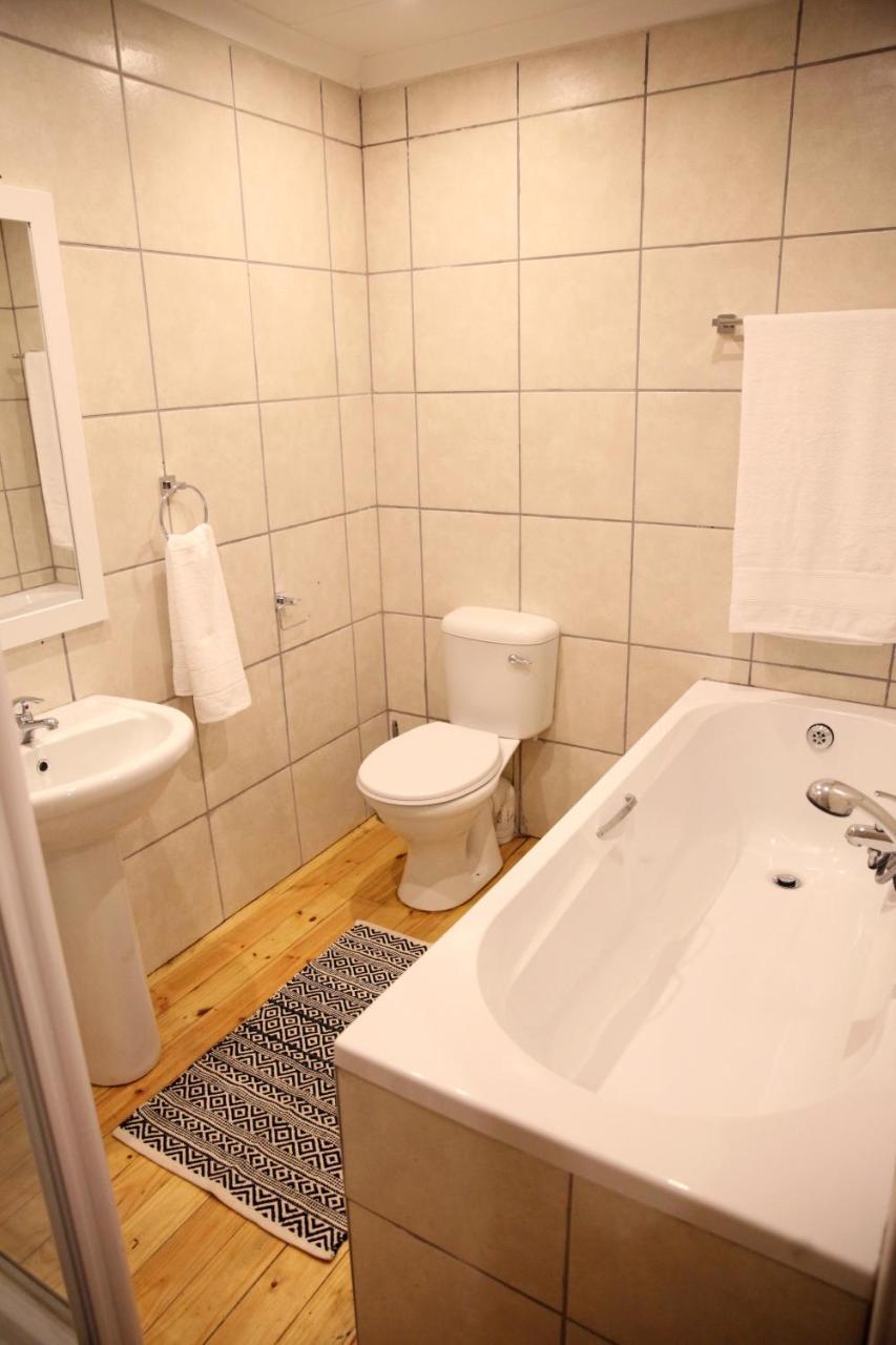 Eden Guesthouse B&B Dana Bay ภายนอก รูปภาพ