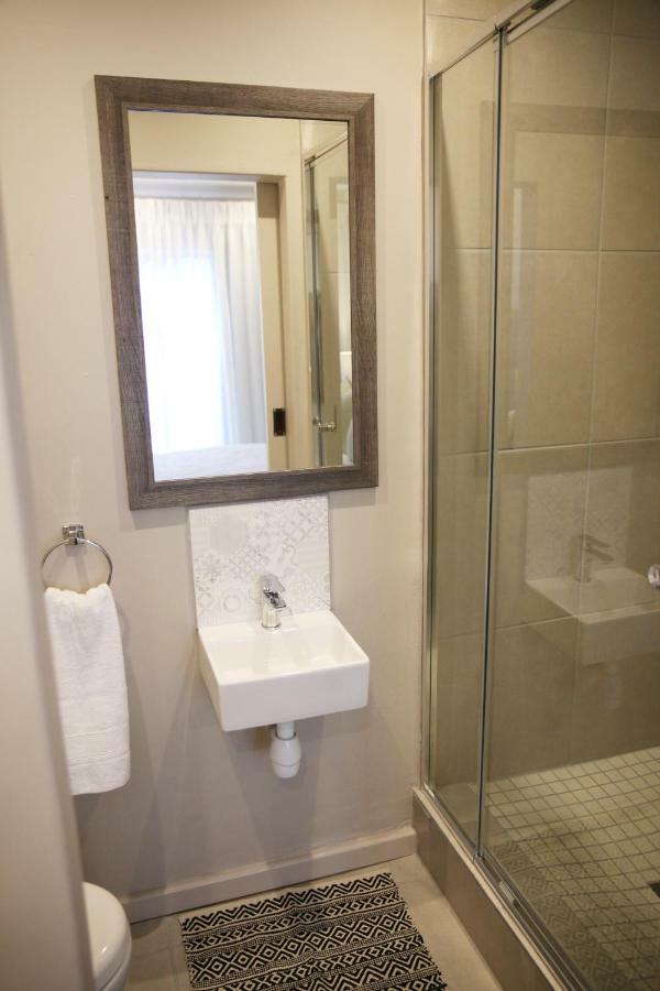 Eden Guesthouse B&B Dana Bay ภายนอก รูปภาพ